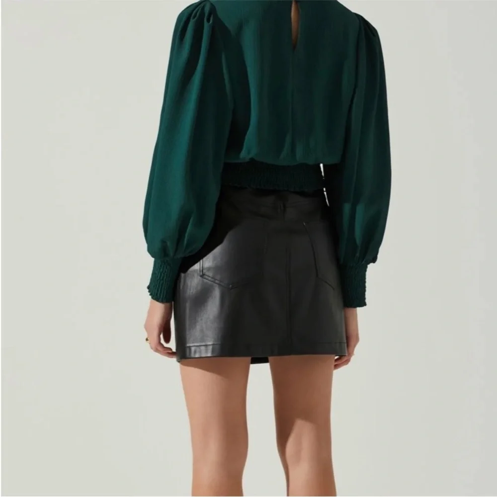 NWT ASTR THE LABEL‎ GREEN BLOUSE SIZE XS